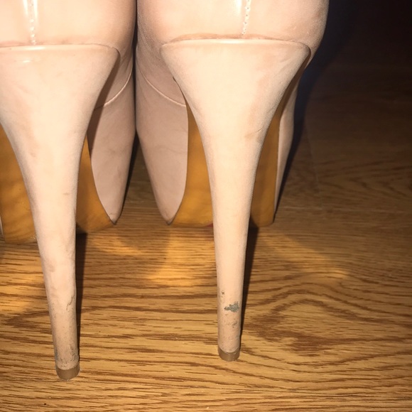 Lui Chung stilettos 4” - Picture 4 of 5